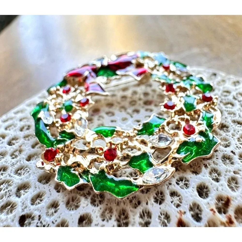 Christmas Wreath Pin Brooch New Red Green Crystal Bow Festive Holidays Nostalgic